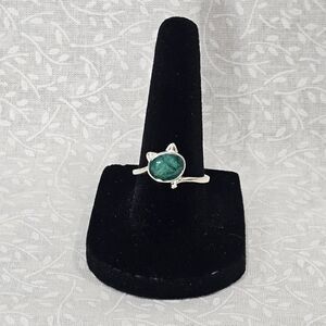 Sterling Silver Emerald Gemstone Cat Ring